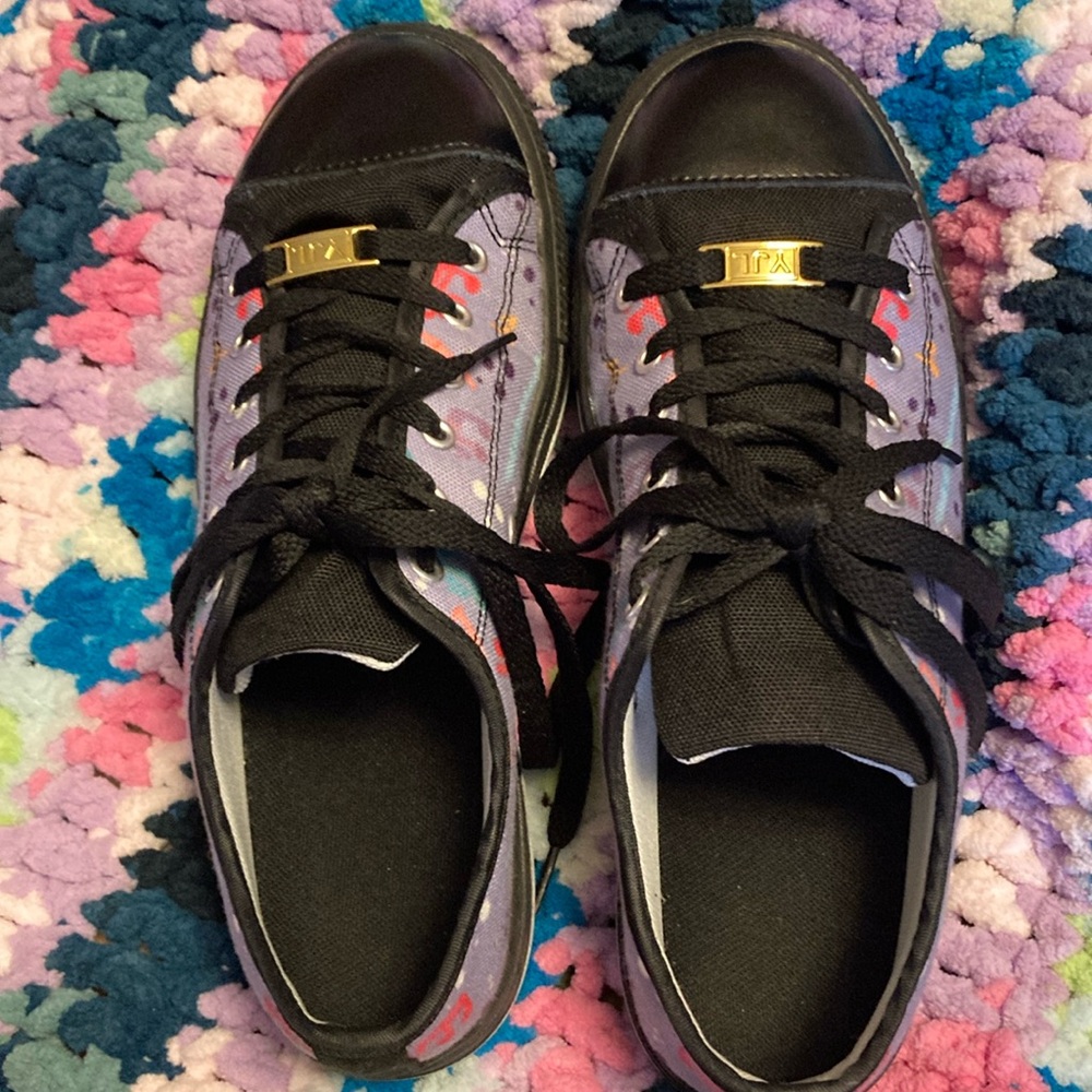 Women’s size 8 sneakers